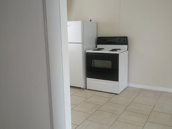 4th image of 1064 N Tamiami Trl APT 91