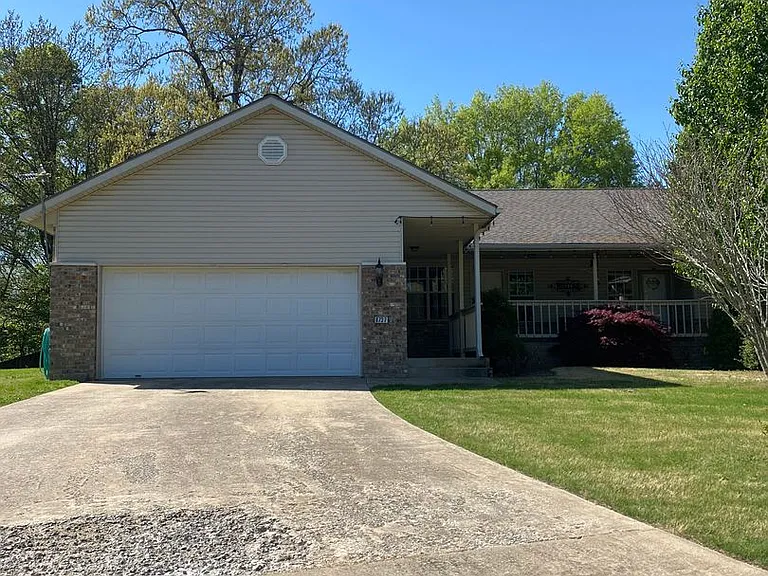 8737 Golf Creek Dr — Photo 1