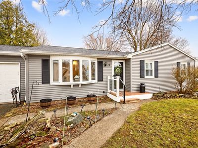19 Gannett Rd, Farmington, NY, 14425
