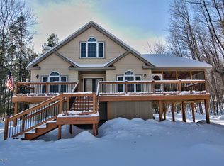 751 Woodridge Ct, Lake Ariel, PA 18436