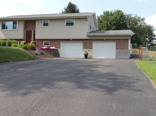 1004 Schuyler St, Endicott, NY 13760