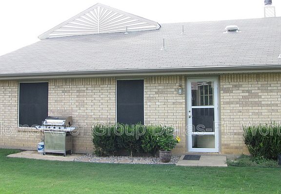 2nd image of 527 Hollyberry Dr
