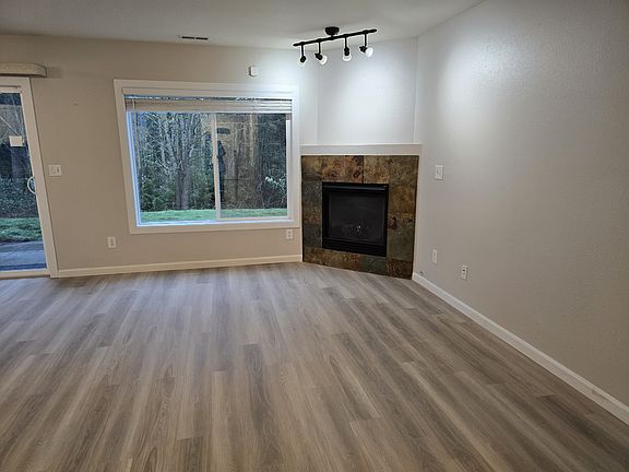 4th image of 19306 75th St E APT A1