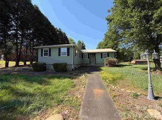 2076 S Fork Dr, Morganton, NC 28655