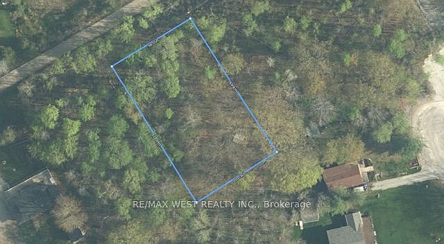 2nd image of 8 Crescent Dr
