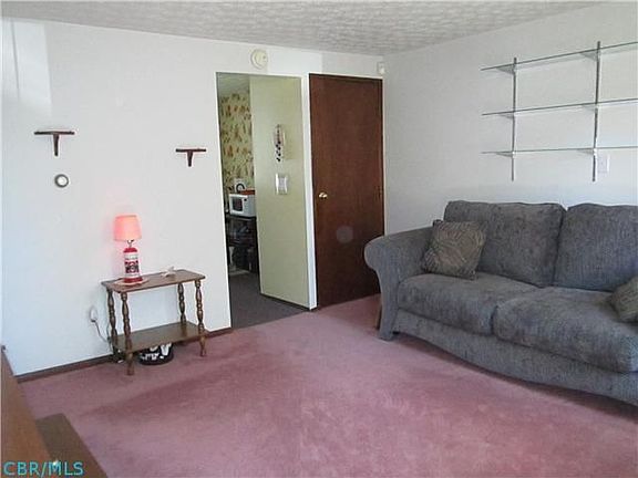 3rd image of 2288 Hemlock Ave