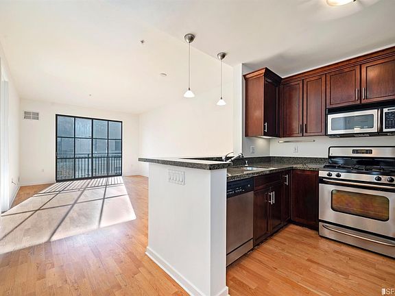 2nd image of 88 Townsend St APT 416