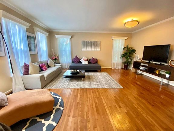 3rd image of 21188 Millwood Sq