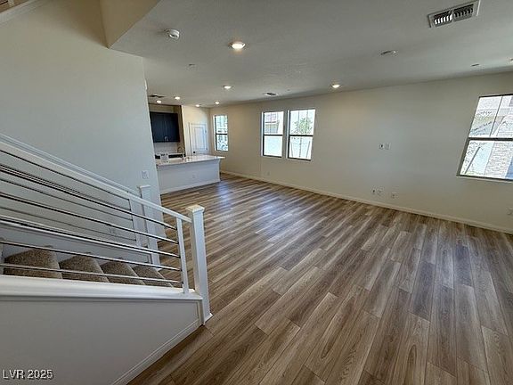 2nd image of 148 Silver Run Ln