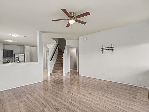 3rd image of 2728 Gains Mill Dr