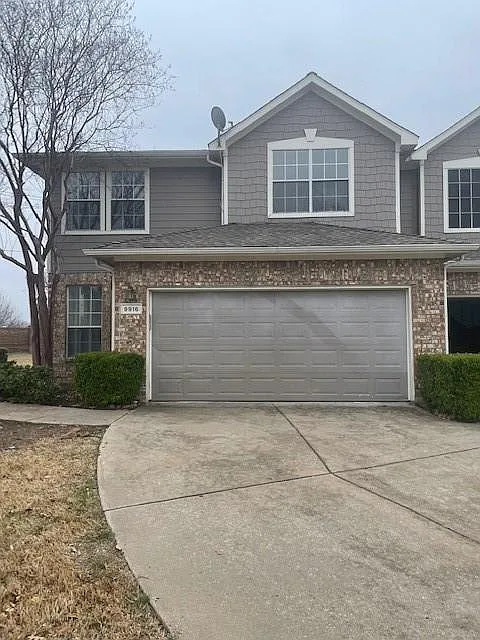 3 bed, 2.5 bath, 1940 sqft, $2,499 — Photo 1