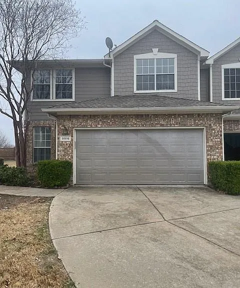 9916 Dryden Ln — Photo 1