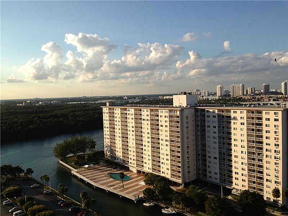 2nd image of 500 Bayview Dr APT 2127