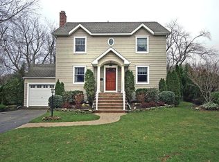 15 N Sunnycrest Dr, Little Silver, NJ 07739
