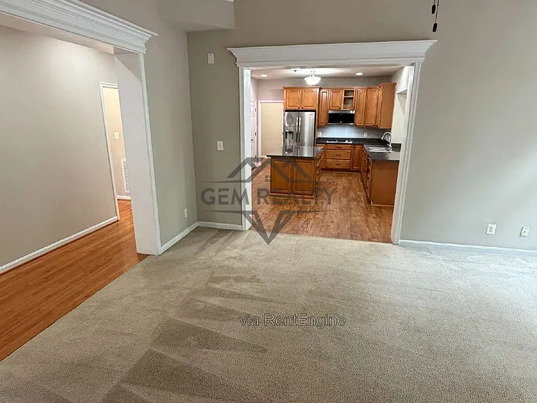 10410 Silver Creek Ct — Photo 36