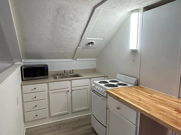 316 Jefferson St #A — Photo 2