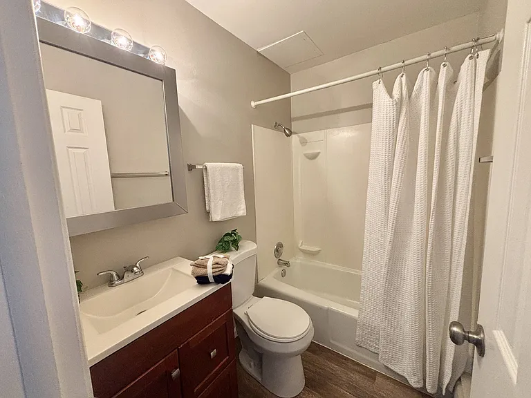 The Ridge Apartments — Photo 11