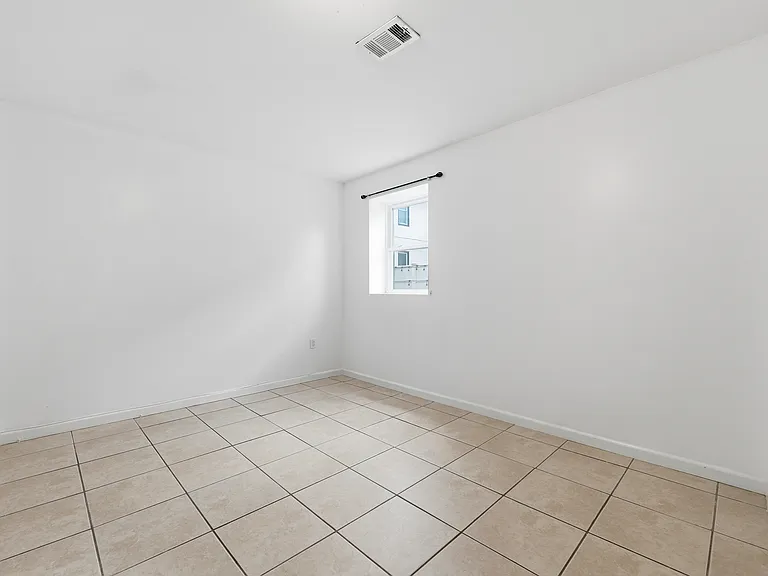 126-128 N 9th St #1 — Photo 12