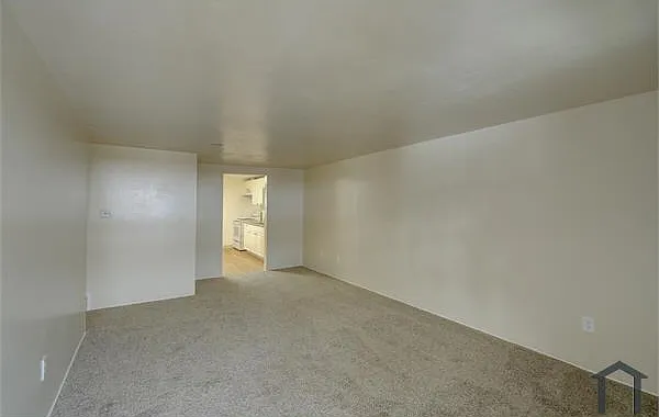 2 bed, 777 sqft, $1,625 — Photo 2