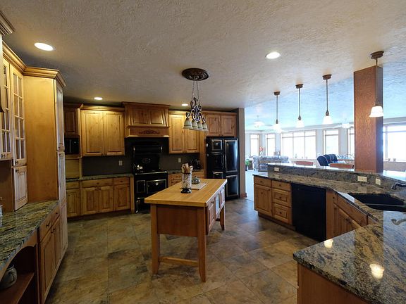 5th image of 1620 Lakeshore Dr