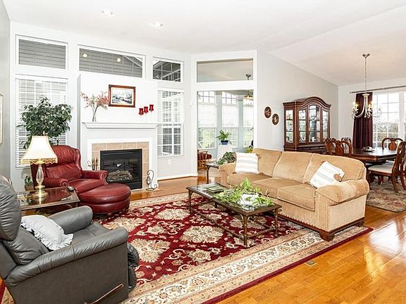 5th image of 12594 Broadmoor Ct N