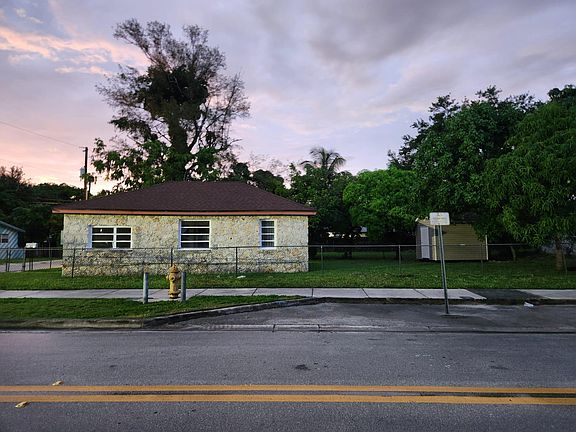 3rd image of 6225 SW 59th Pl