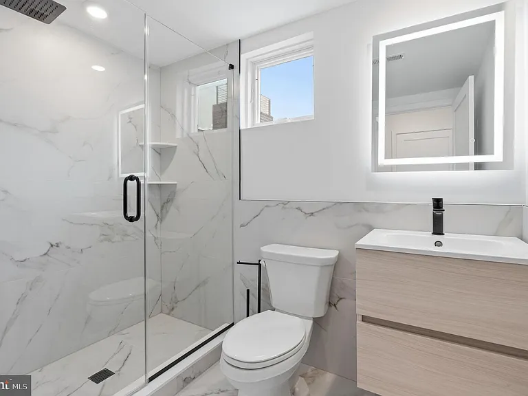 209 New St #5F — Photo 11