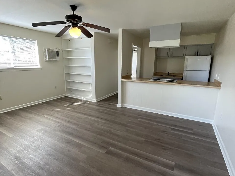 115 S Leo St #5