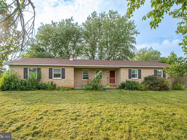 352 Woodchuck Ln, Winchester, VA 22602