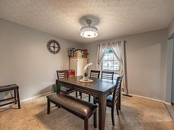 5th image of 558 Saulsbury Ct
