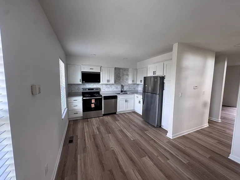 W 108th Pl — Photo 7