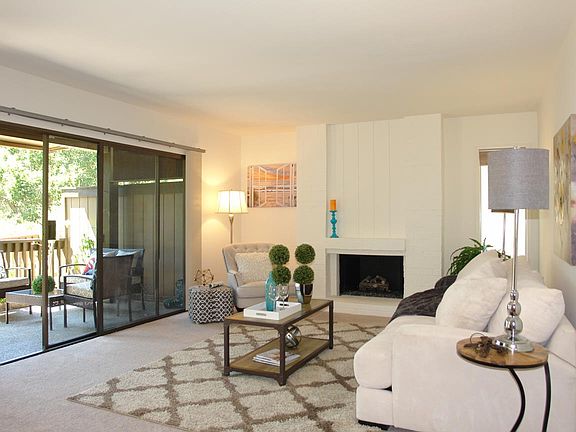 3rd image of 3366 La Mesa Dr APT 1