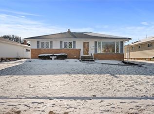 324 E Clearview Ave, Seven Hills, OH