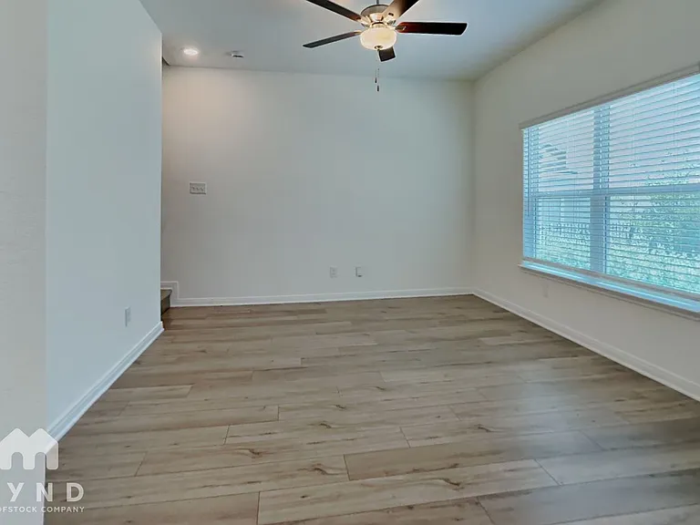 10840 Emerick St — Photo 4