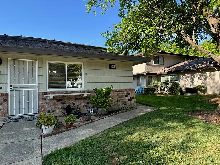Breuner Dr — Photo 34