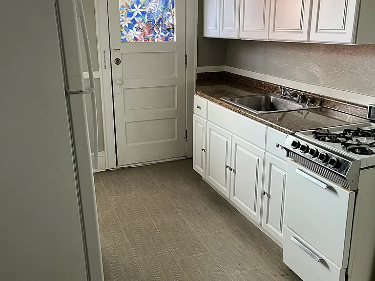 16814 Madison Ave #9 — Photo 9