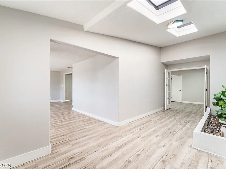 2129 N Michael Way — Photo 5
