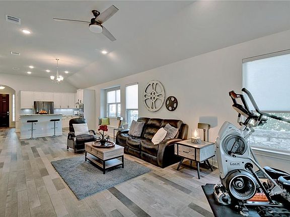 4th image of 2541 Coralbush Dr
