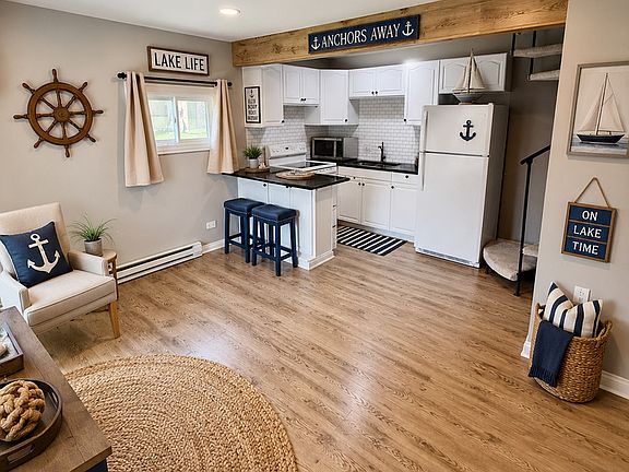 2nd image of 40 Bermuda Colony APT 3