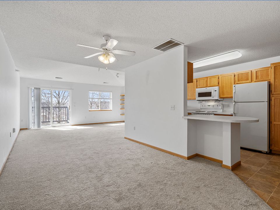 Dining Area/Kitchen