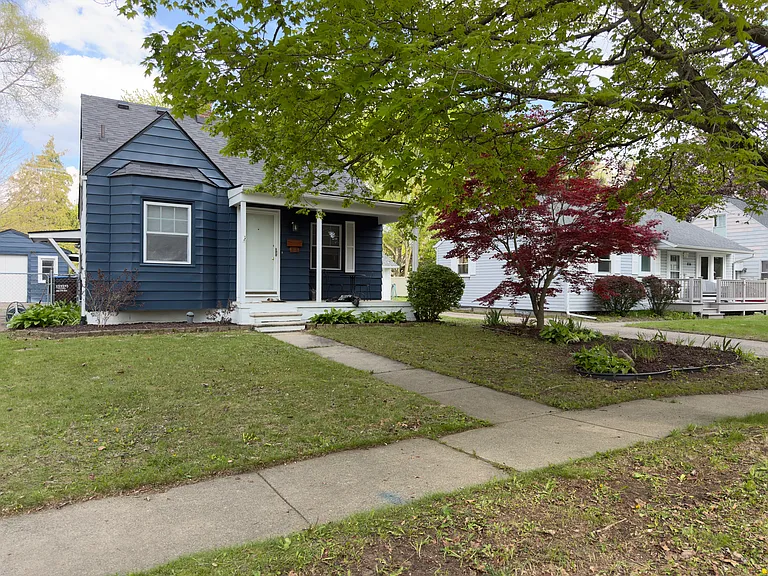 818 Stanley St — Photo 1