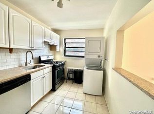 217-03 75th Ave #356A2, Oakland Gardens, NY 11364