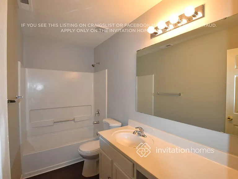 11829 Aubreywood Dr — Photo 9