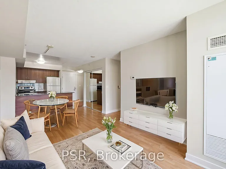 5740 Yonge St #210 — Photo 6