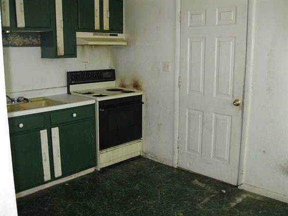 3rd image of 2628 Andrews St