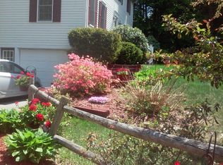 2 Greenleaf Dr, Exeter, NH 03833