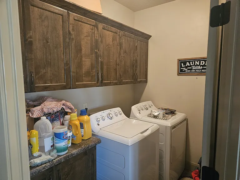2909 E 3190 S — Photo 13