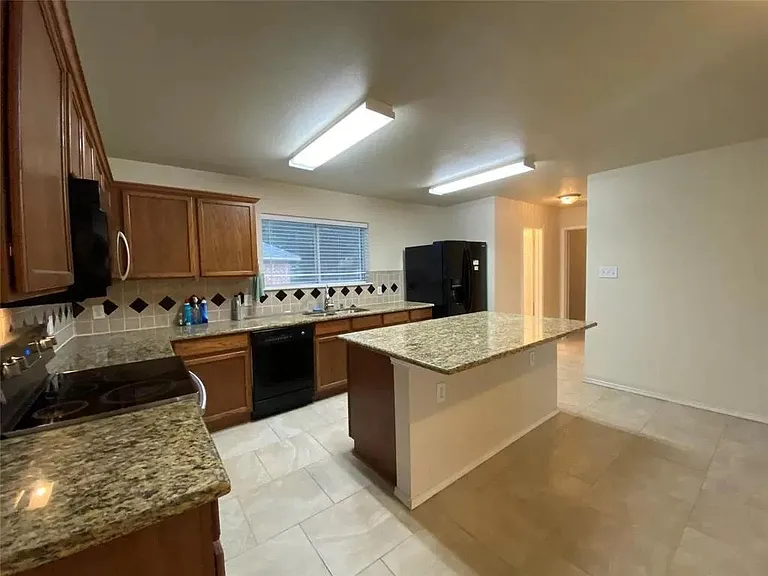 6315 Tara Ln — Photo 3