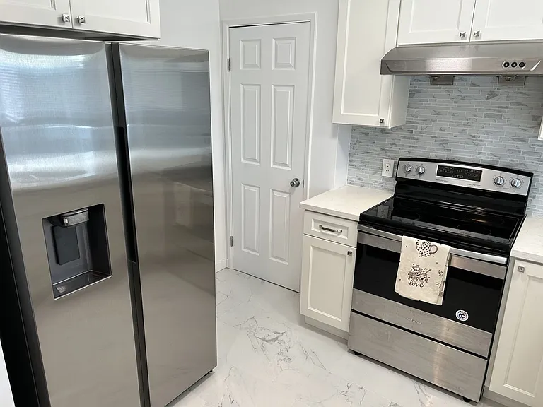 1229 Maple Ave — Photo 5
