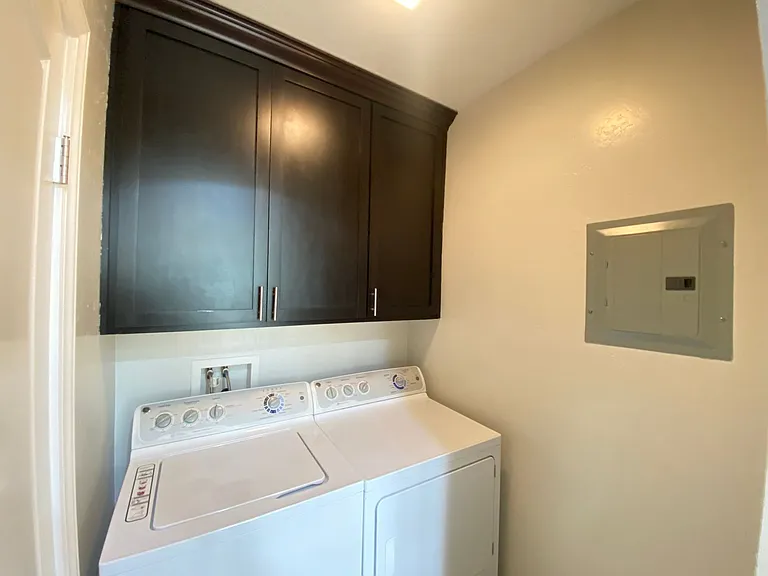 1BD/1BA Cottage Home at B Street Bungalows Modern Luxury Meets Mission Style Charm! — Photo 14